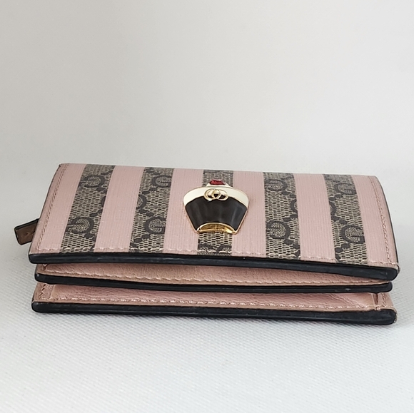 Gucci Limited Edition Cupcake Compact Wallet - Picture 8 of 16